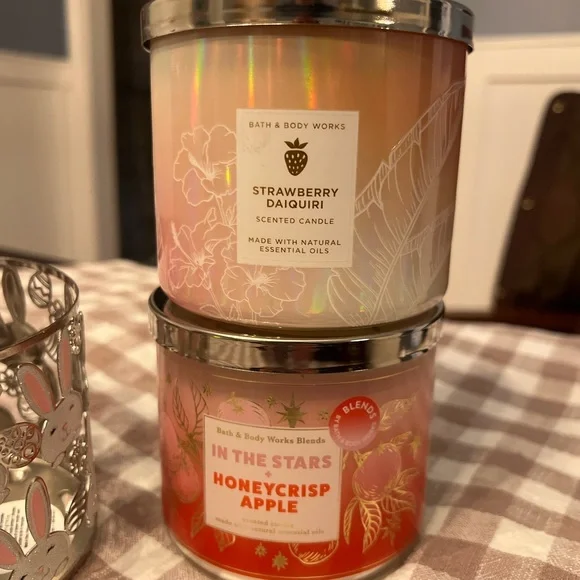 NWT, BBW CANDLE BUNDLE, TWO 3 WICK CANDLES AND EASTER BUNNY 3 WICK CANDLE HOLDER - Picture 5 of 8